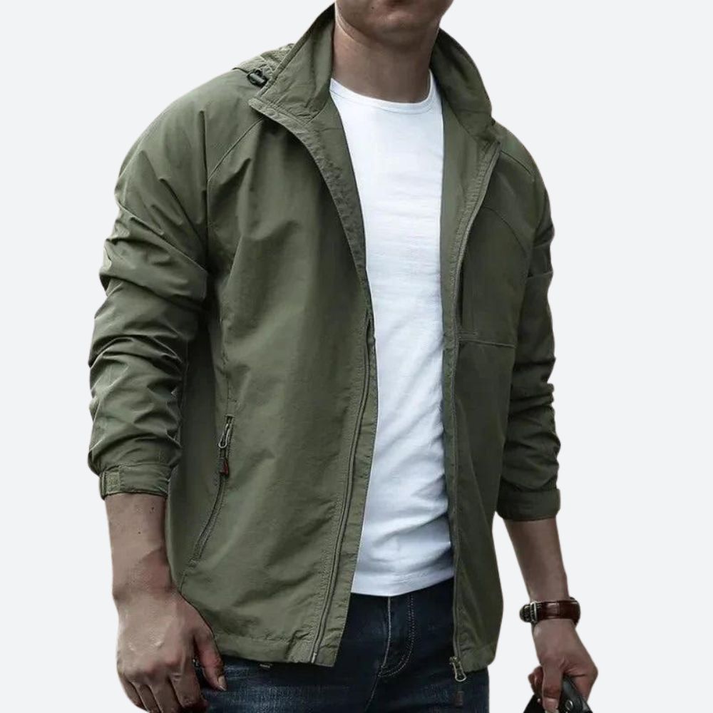 Klassieke cargojas voor mannen met duurzame constructie, handige zakken en relaxte pasvorm, ideaal voor casual kleding en buitenactiviteiten.